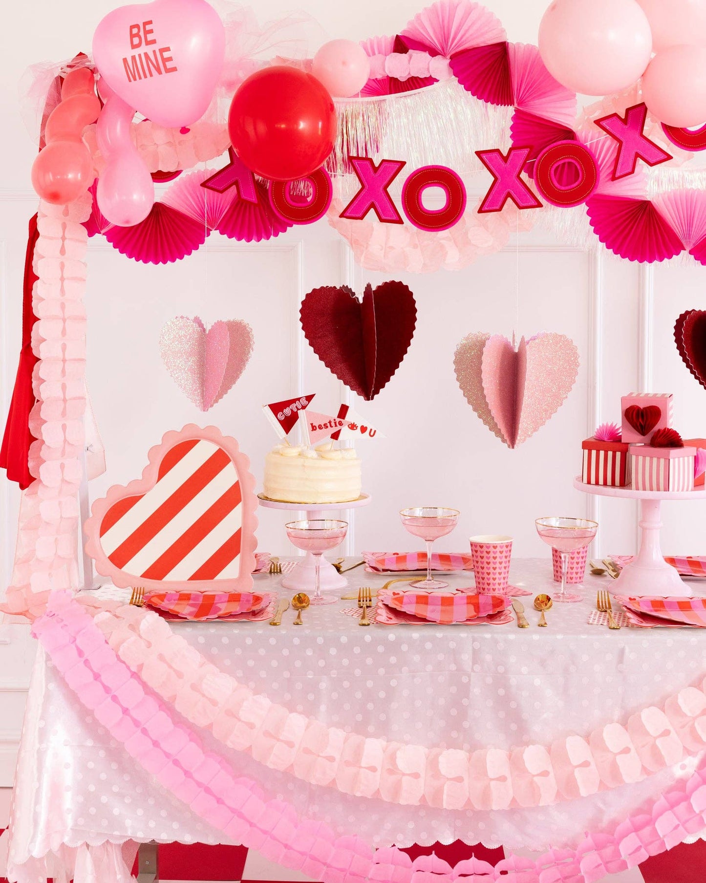 My Mind’s Eye - VAL1120 - Scalloped Striped Heart Tray