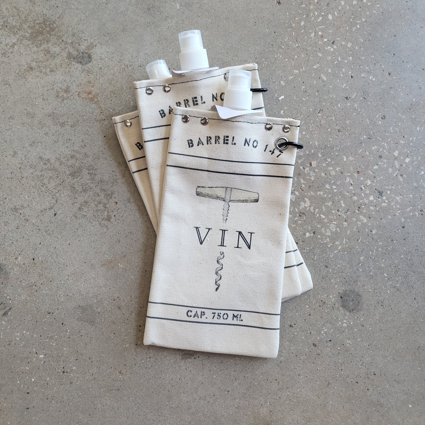 Capabunga Canvas Canteen Vin