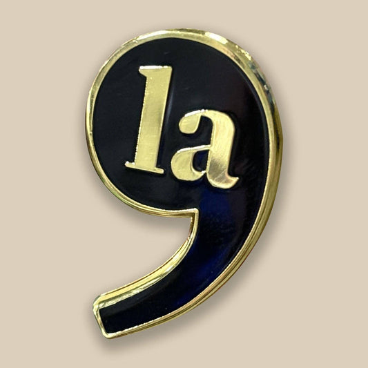 Dissent Pins - Comma La Pin
